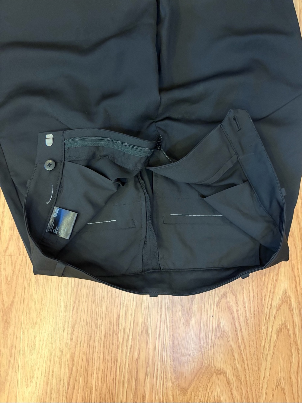 Uniqlo Black and Gray Straight-Leg Trousers (bundle) - Picture 14 of 16